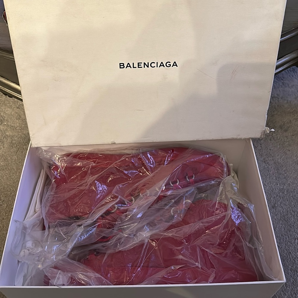 Balenciaga red designer sneakers 100 % authentic